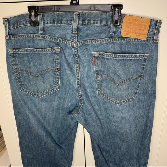 Men’s 559 Straight Leg Levi’s Jeans - Picture 8 of 13
